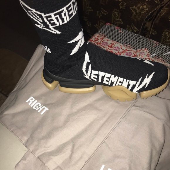 Vetements - Picture 2 of 5